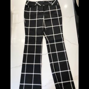 New York and company dress pants with belt loops and pockets new size 4